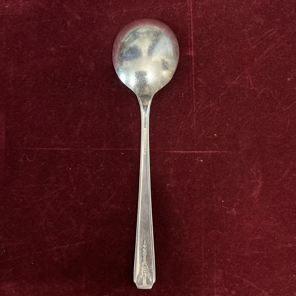 1 Soup, Spoon, Milady Oneida Community‎ 1940 Silver Plate Silverplate Floral
